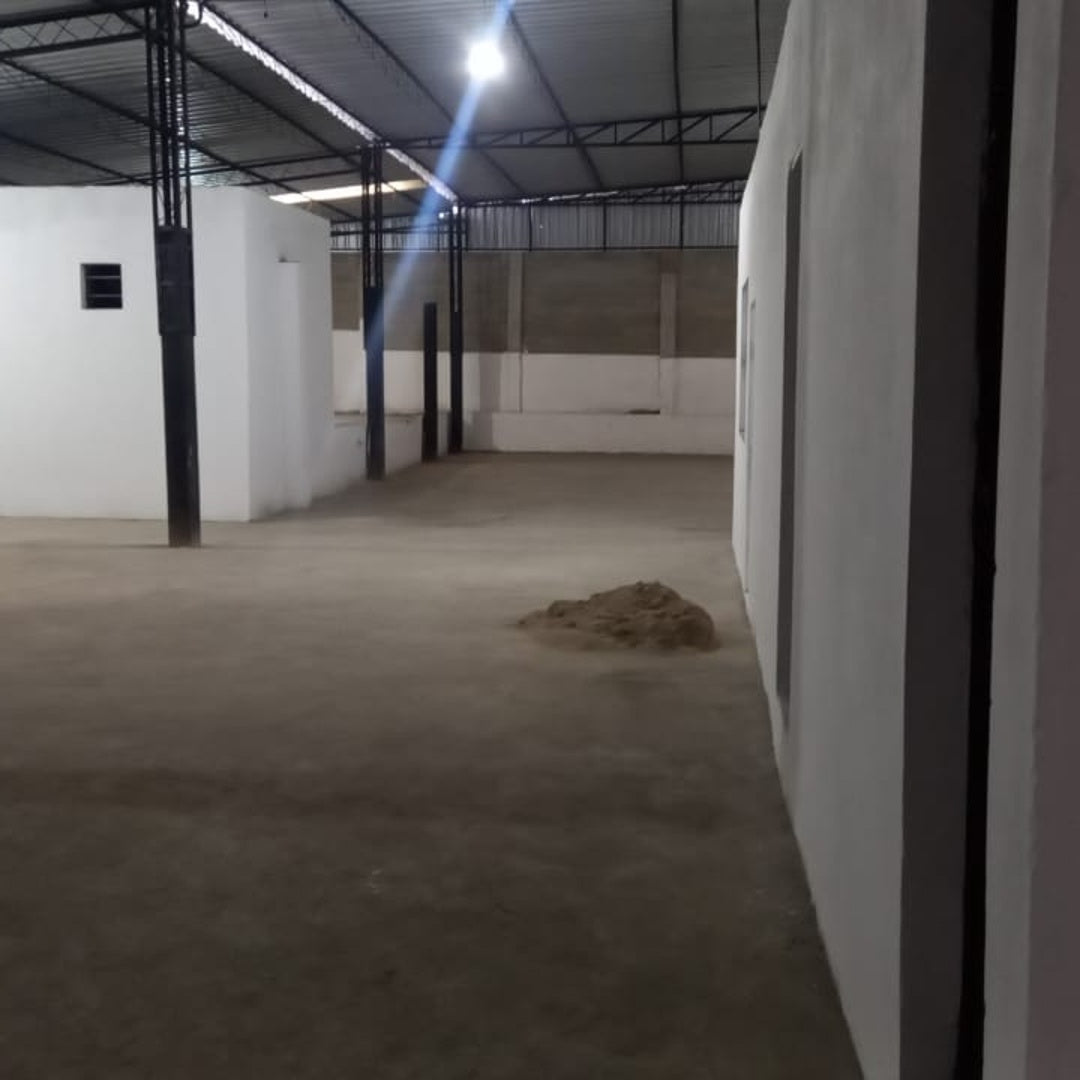 Galpão Em Frente a BR 101 São Gonçalo RJ 650 m² -